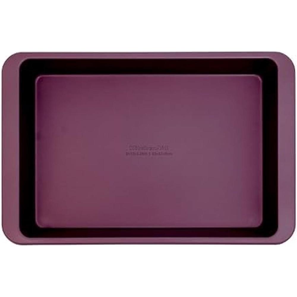 imageKitchenAid Nonstick Swiss Engineered Aluminized Steel Cake Pan Dishwasher Safe Pistachio 9 x 13 InchBeetroot