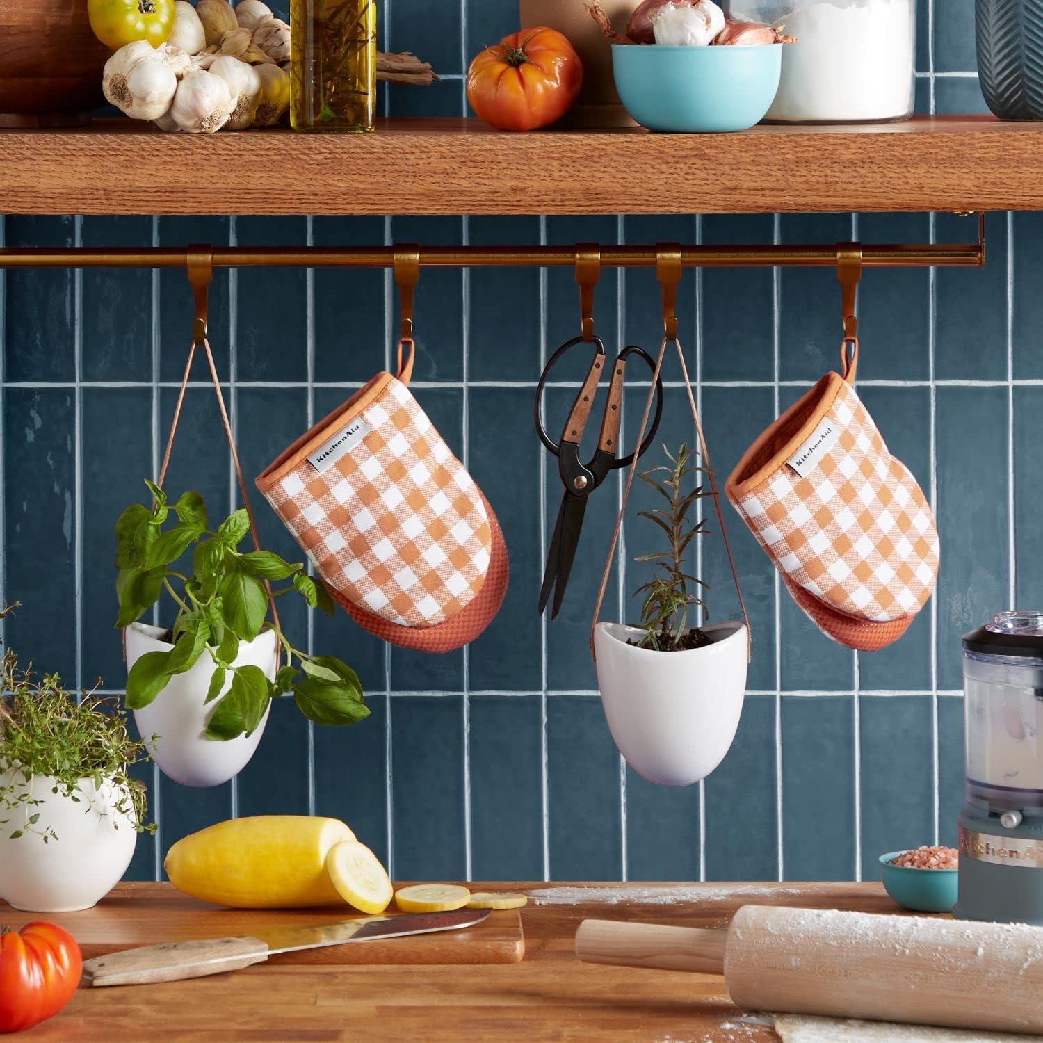 imageKITCHENAID Gingham Mini Oven Mitt 2Pack Set Matte Black 55quotx8quotHoney