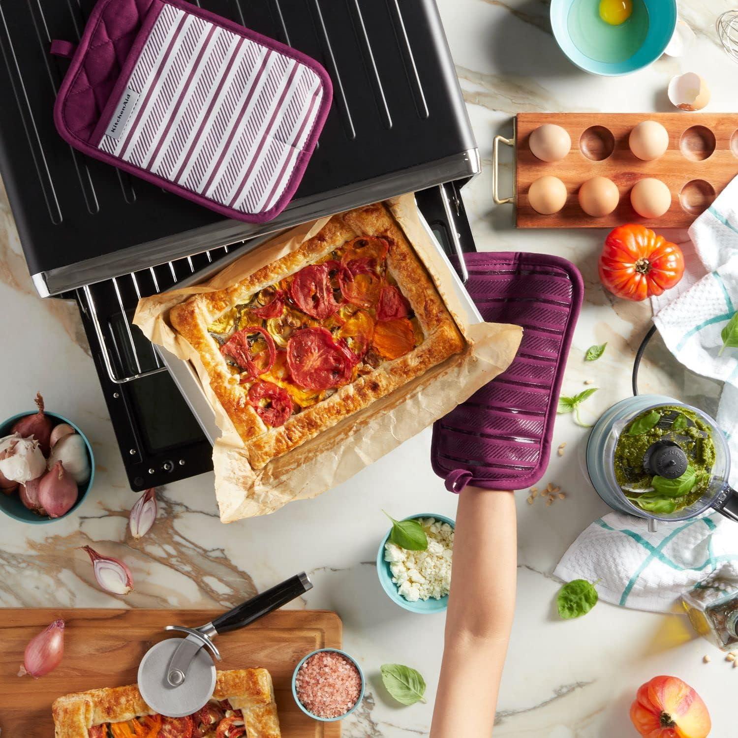 imageKitchenAid Albany Pot Holder 2Pack Set Aqua Sky 7quotx10quotBeet