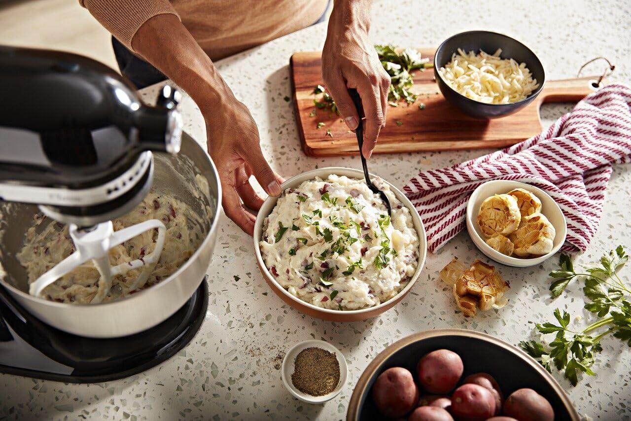 imageKitchenAid Classic Series 45 Quart TiltHead Stand Mixer K45SS WhiteOnyx Black