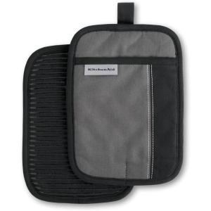 KitchenAid Beacon Two-Tone Non-Slip Pot Holder Set, Blue Velvet/Blue Heaven, 7″x10″, 2 Piece(Contour Silver/Matte Black)