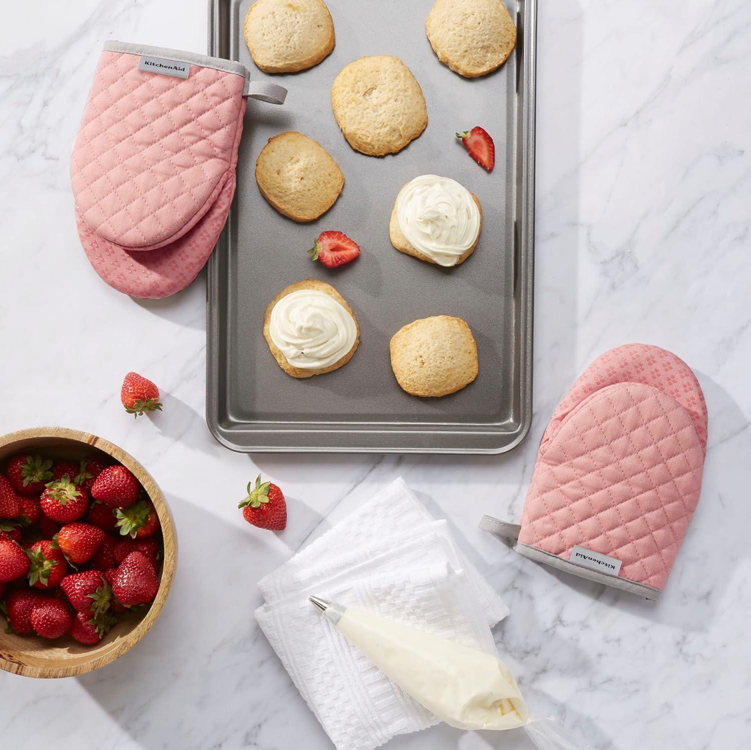 imageKitchenAid Asteroid Mini Oven Mitt Set 55x8 Dark Green 2 PieceDried Rose