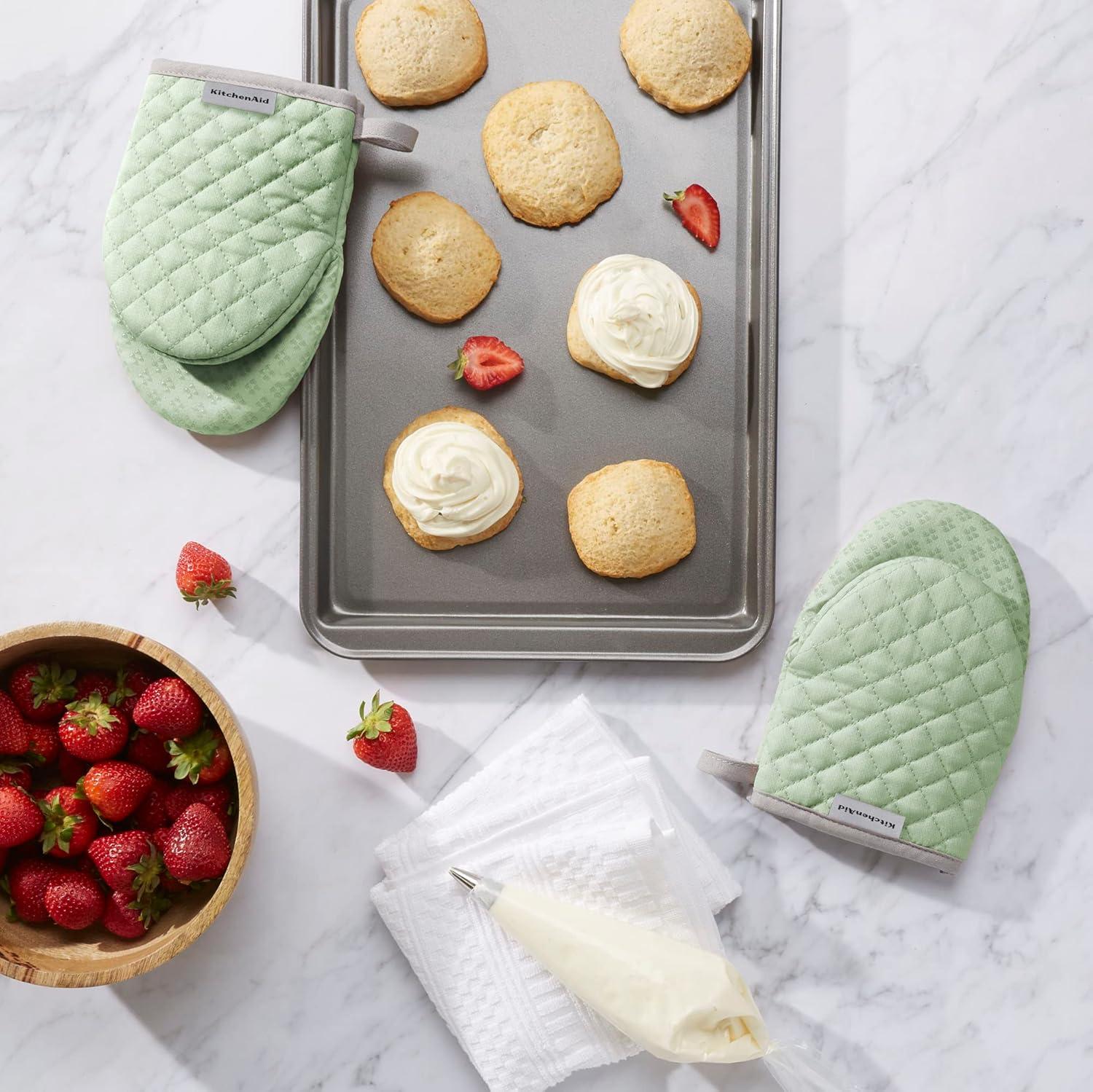 imageKitchenAid Asteroid Mini Oven Mitt Set 55x8 Dark Green 2 PiecePistachio Green